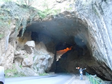 ジェノランケーブのトンネル入り口