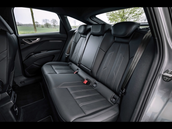 Audi Q4 Sportback e-tron S line [2021] 006