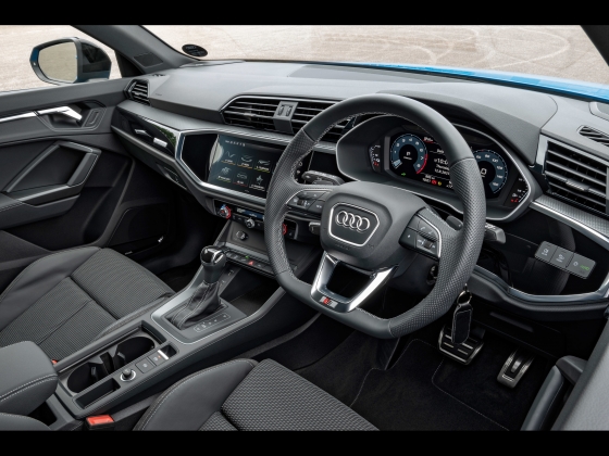 Audi Q3 45 TFSI e Black Edition [2021] 006
