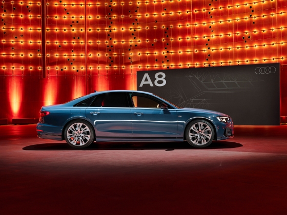 Audi A8 [2022] 003