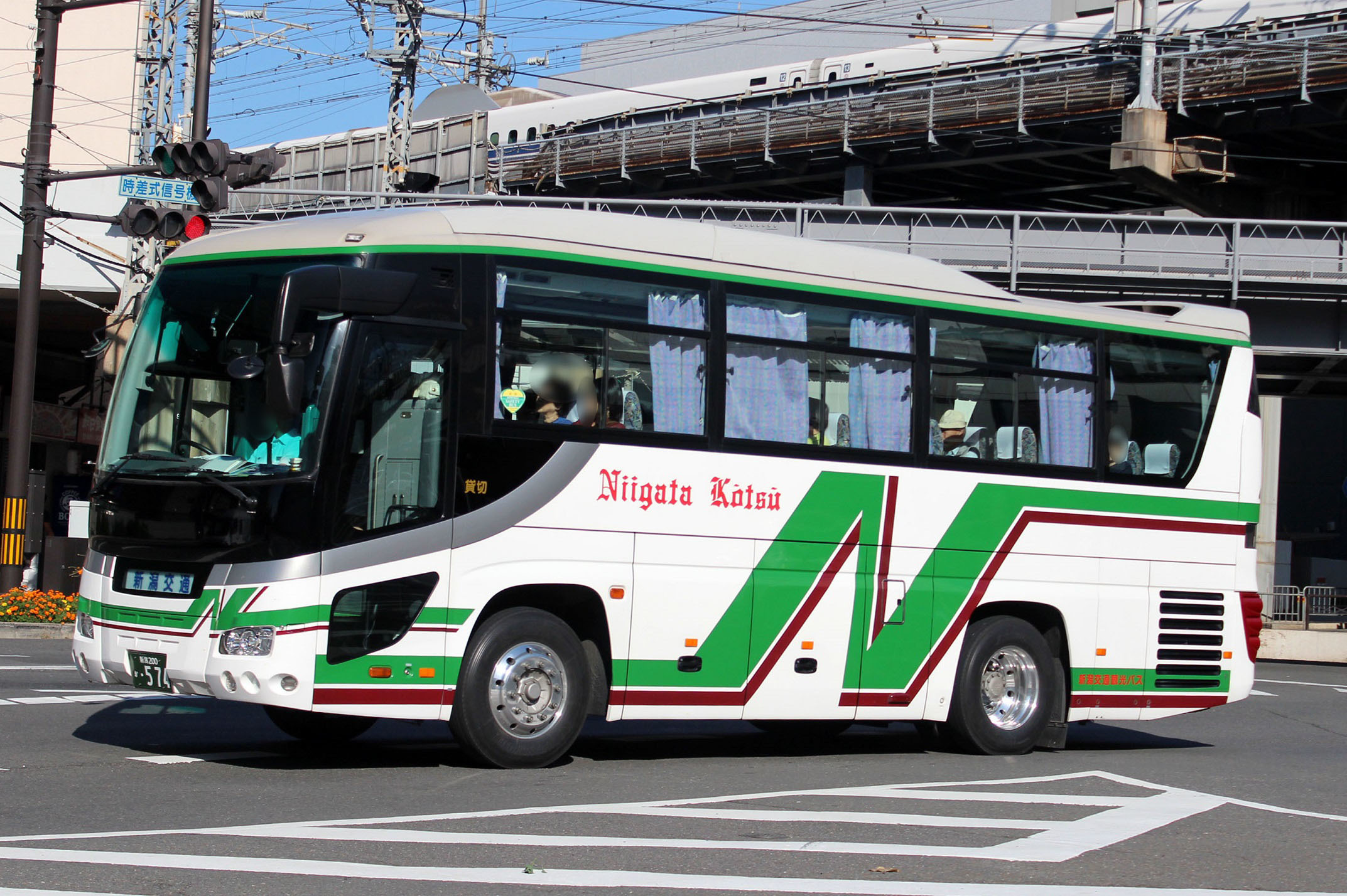 新潟交通観光バス か574