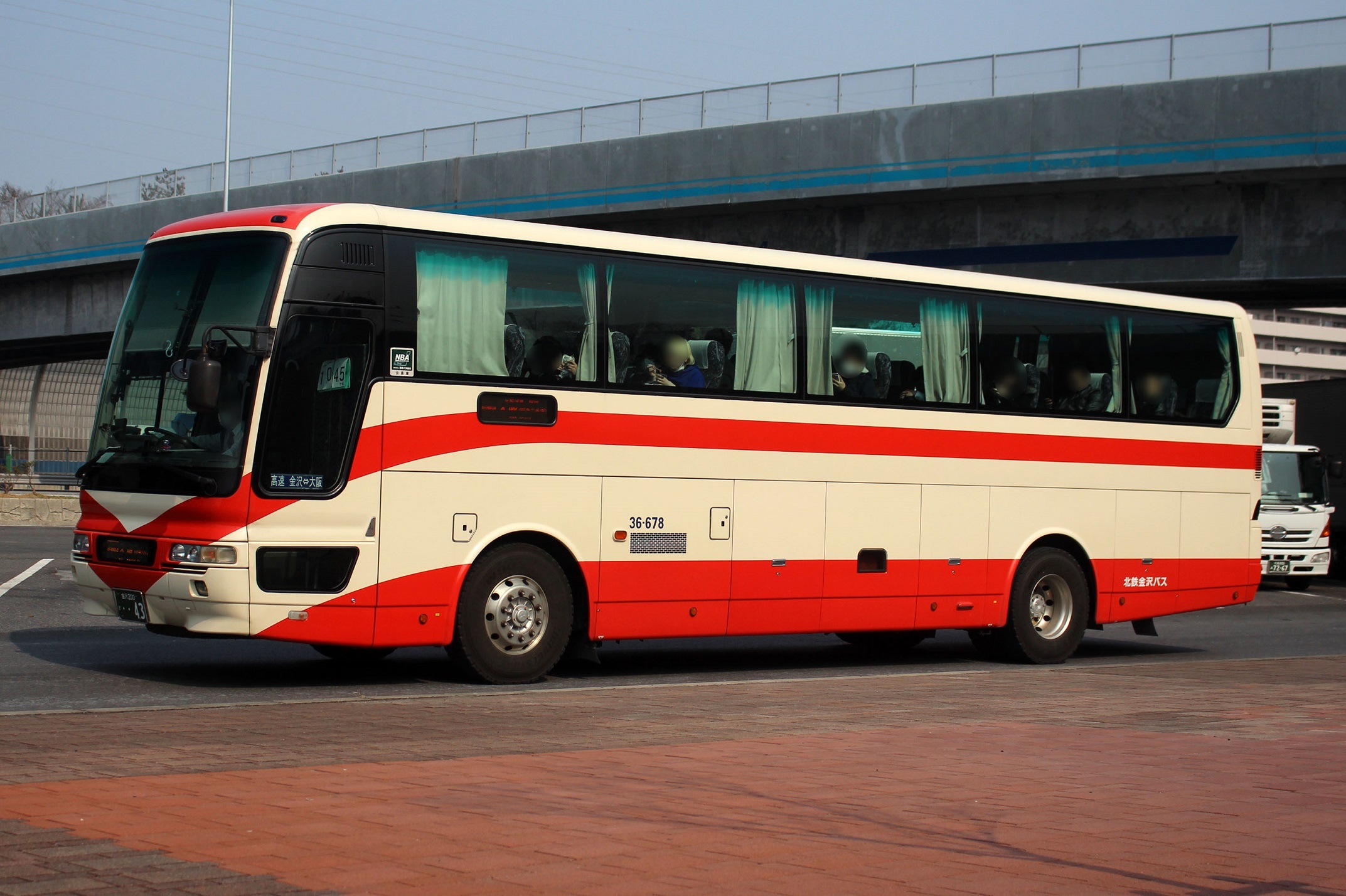 北鉄金沢バス 36-678