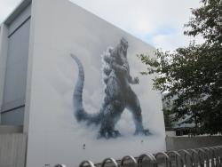 東保スタジオ　ゴジラの壁画