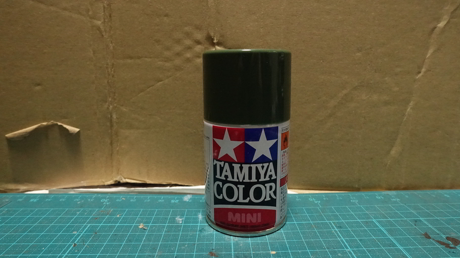 タミヤのNATOグリーン 缶スプレー