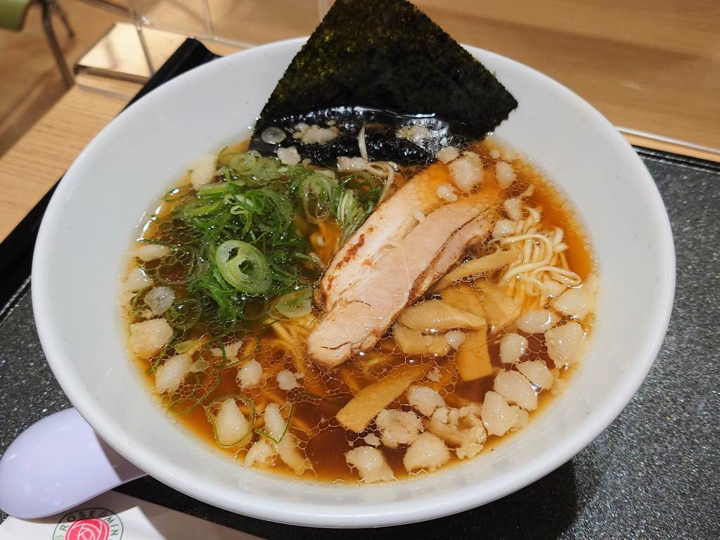 「福山SA(広島県福山市)」尾道ラーメン！透き通ったスープともっちり麺の組み合わせ