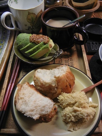 blog (4x5.3@300) Yoko CP2 Brunch, Walnut Bread, Hiyokomame Paste, Avocado, Coffee, Amazake_DSCN8265−３.9.18.jpg